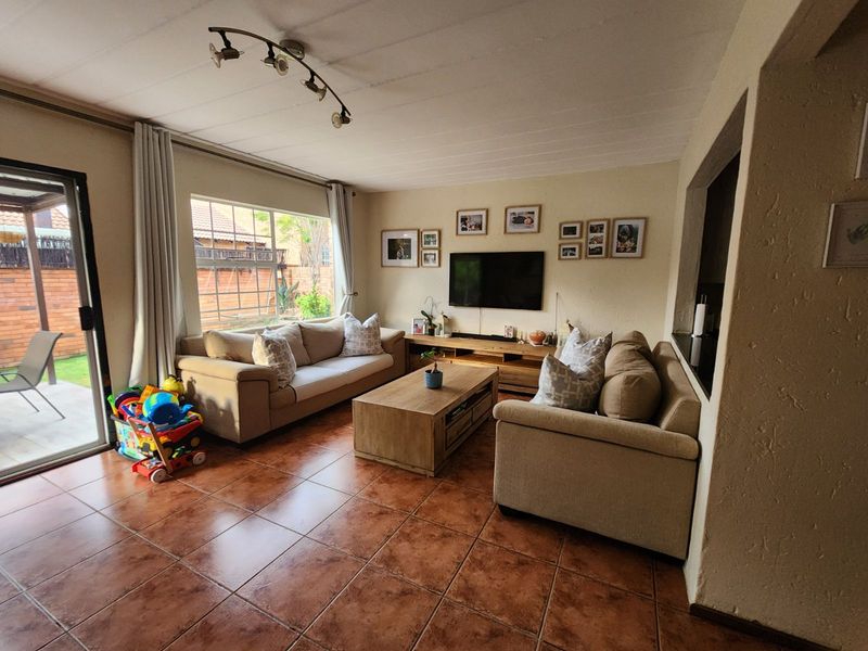 Townhouse For Sale in Honeydew Ridge - Photo 3