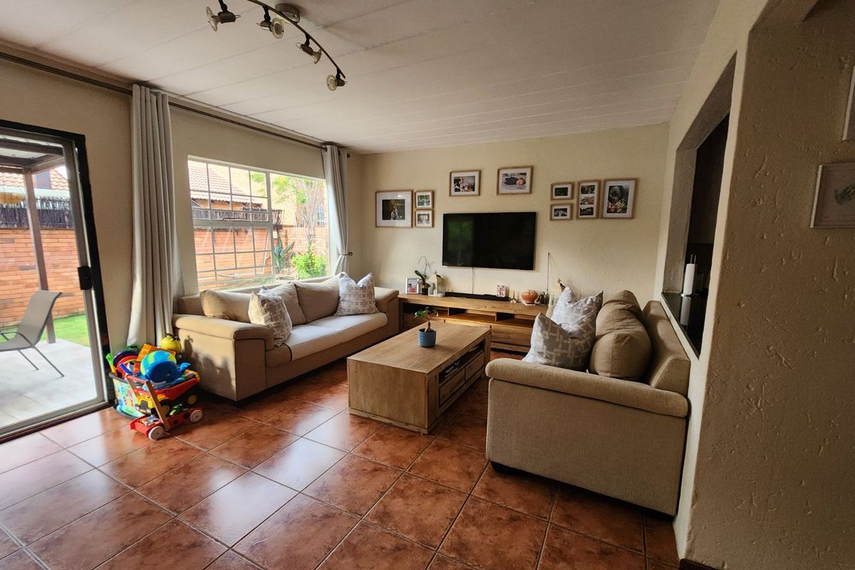 Townhouse For Sale in Honeydew Ridge - Photo 3