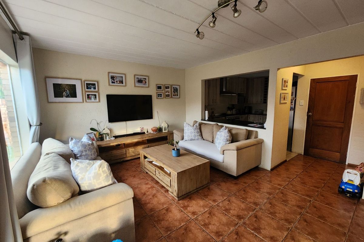 Townhouse For Sale in Honeydew Ridge - Photo 2