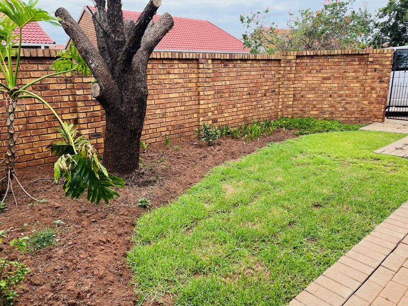 Townhouse For Sale in Amberfield - Photo 4