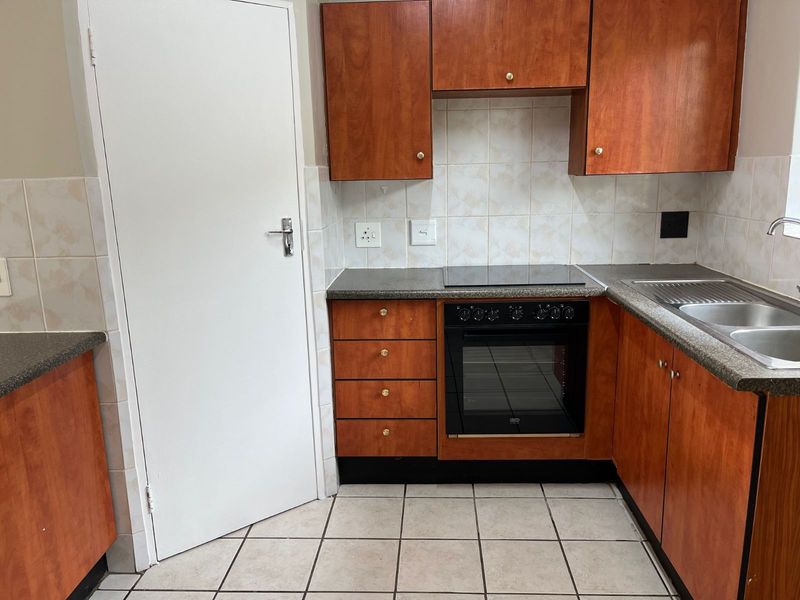 Townhouse For Sale in Amberfield - Photo 10