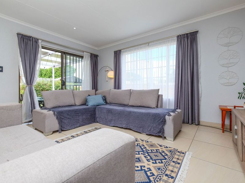 Townhouse For Sale in Honeydew Manor - Photo 4