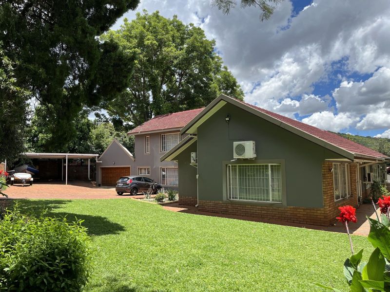 House For Sale in Murrayfield - Photo 1