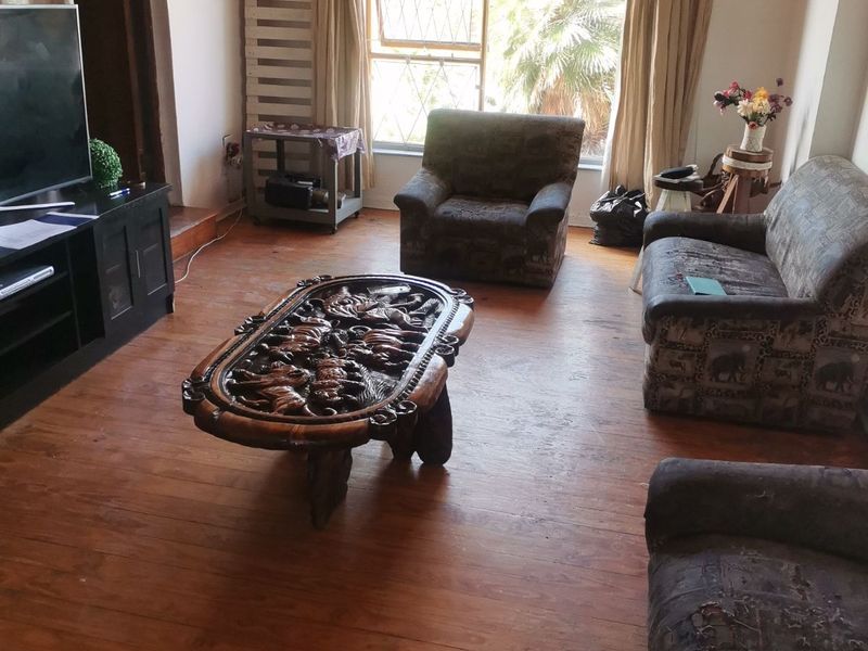 House For Sale in Hillside - Photo 3