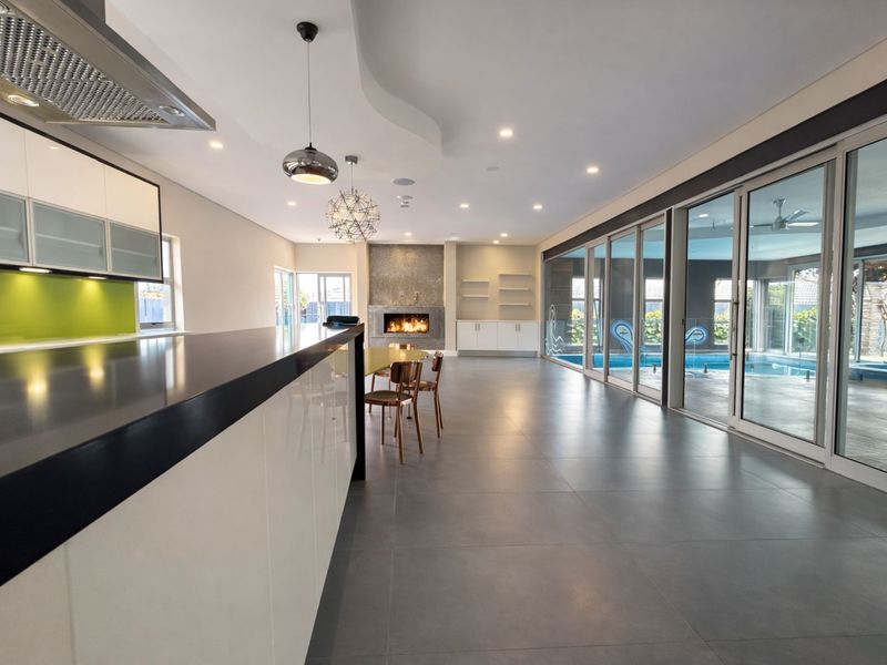 House For Sale in Douglasdale - Photo 8