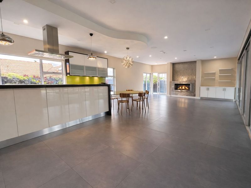 House For Sale in Douglasdale - Photo 7