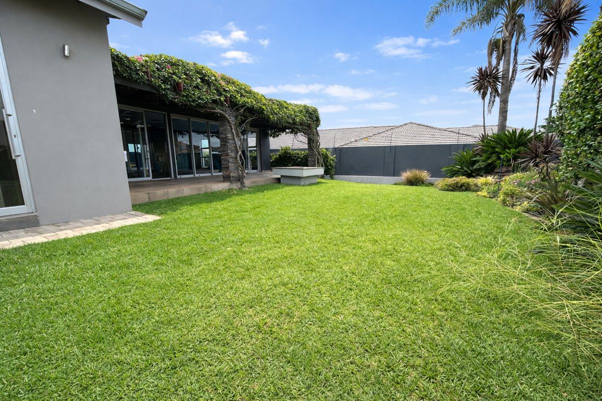 House For Sale in Douglasdale - Photo 3