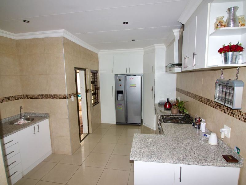 House To Rent in Randpark Ridge - Photo 7