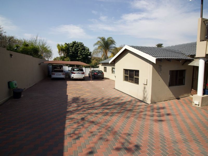 House To Rent in Randpark Ridge - Photo 2