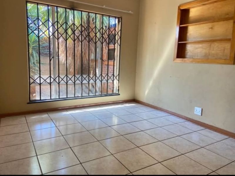 House For Sale in Norkem Park - Photo 10