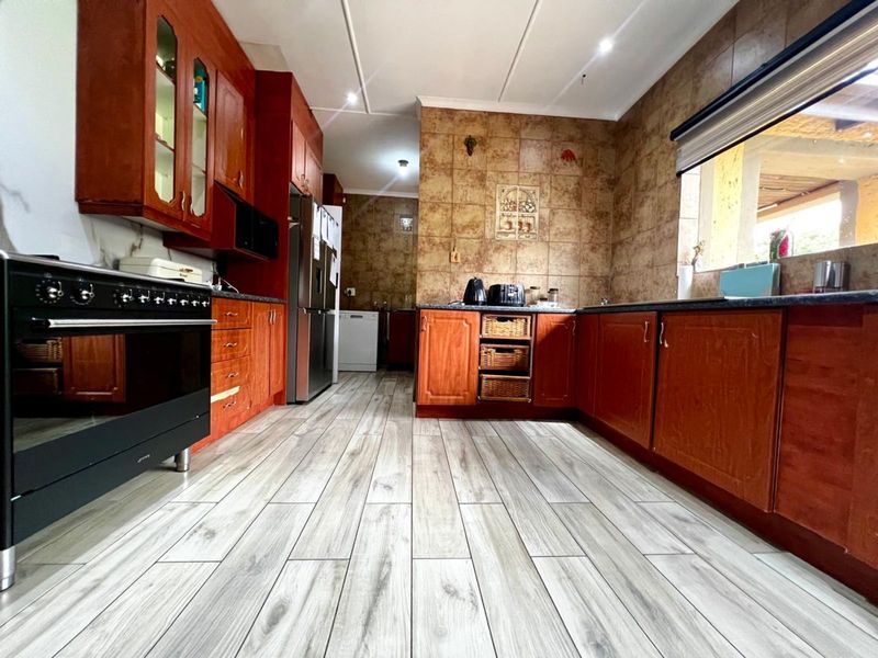 House For Sale in De Bruinpark - Photo 2