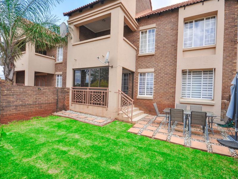 Apartment For Sale in Mooikloof Ridge - Photo 2