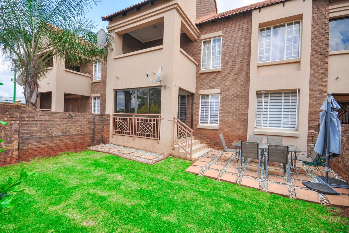 Apartment For Sale in Mooikloof Ridge - Photo 2