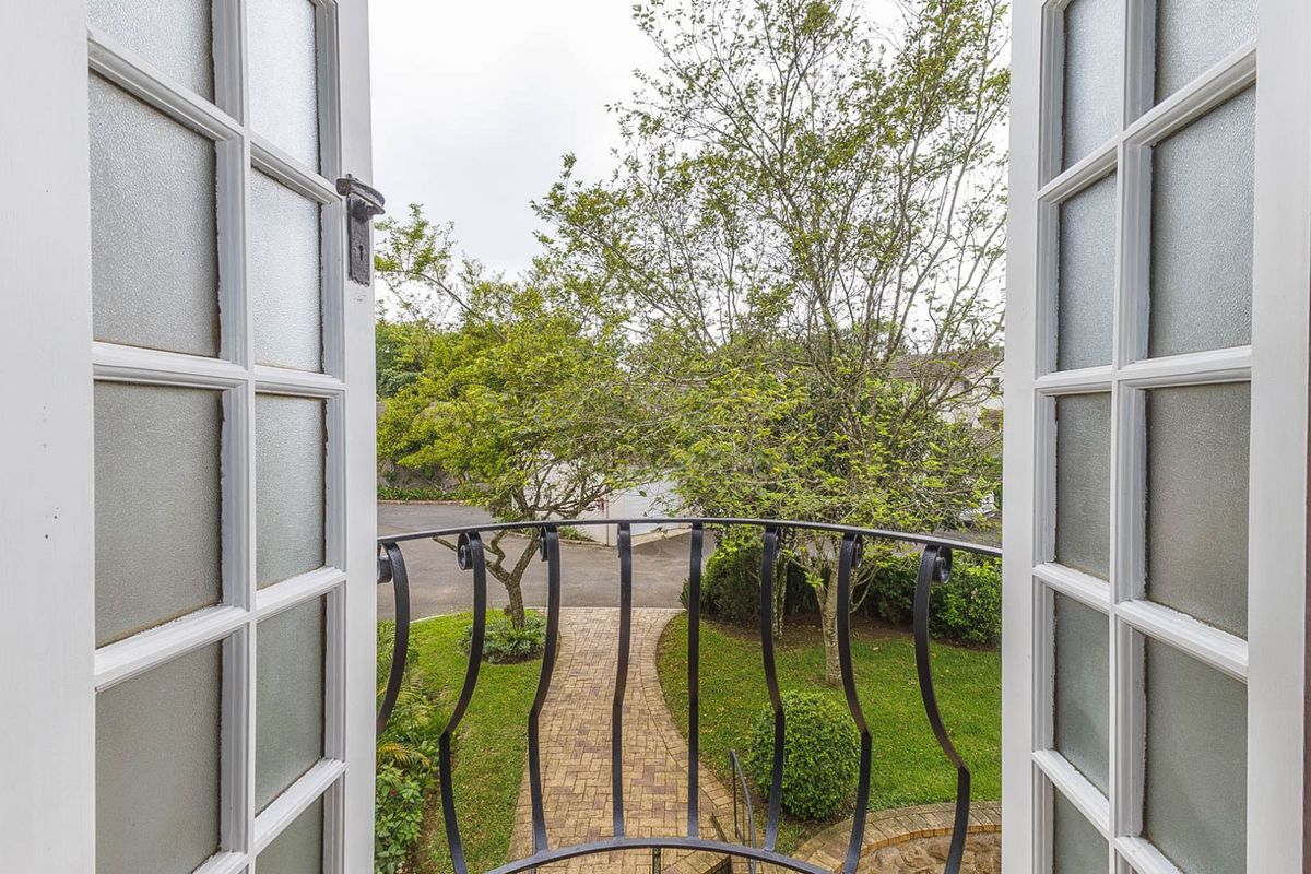 Townhouse For Sale in Kloof Central - Photo 4