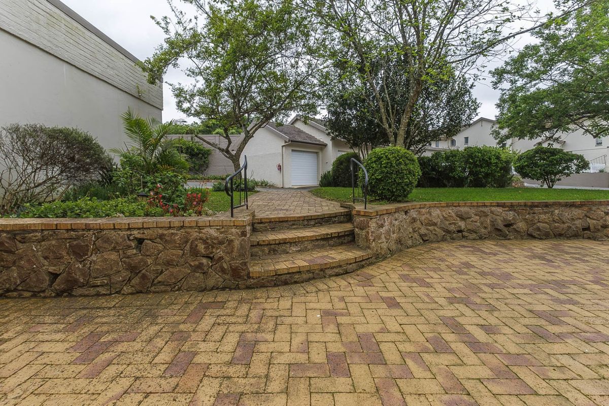 Townhouse For Sale in Kloof Central - Photo 5