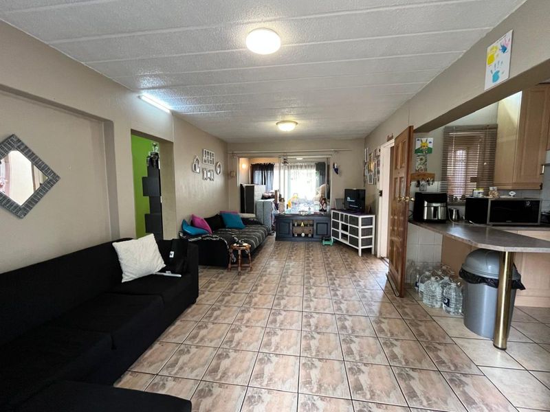 Townhouse For Sale in Witfield - Photo 5