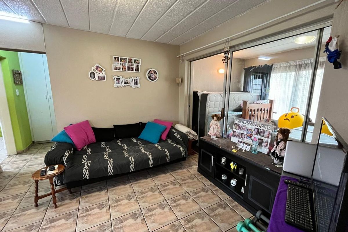 Townhouse For Sale in Witfield - Photo 4