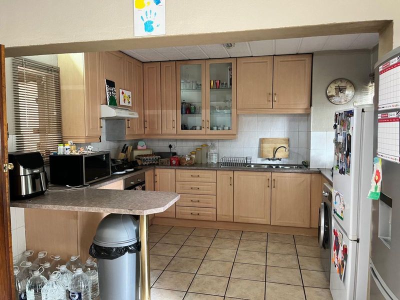 Townhouse For Sale in Witfield - Photo 7