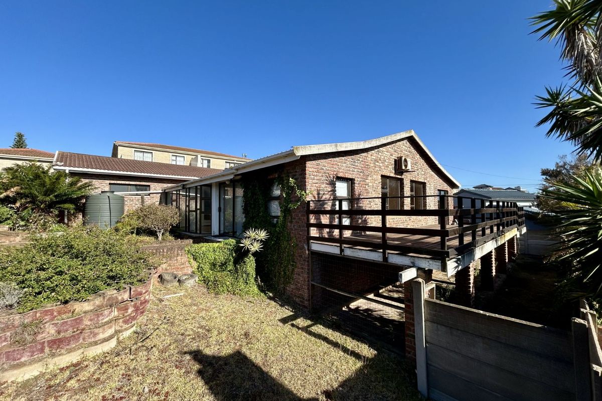 House For Sale in Stilbaai Wes - Photo 2