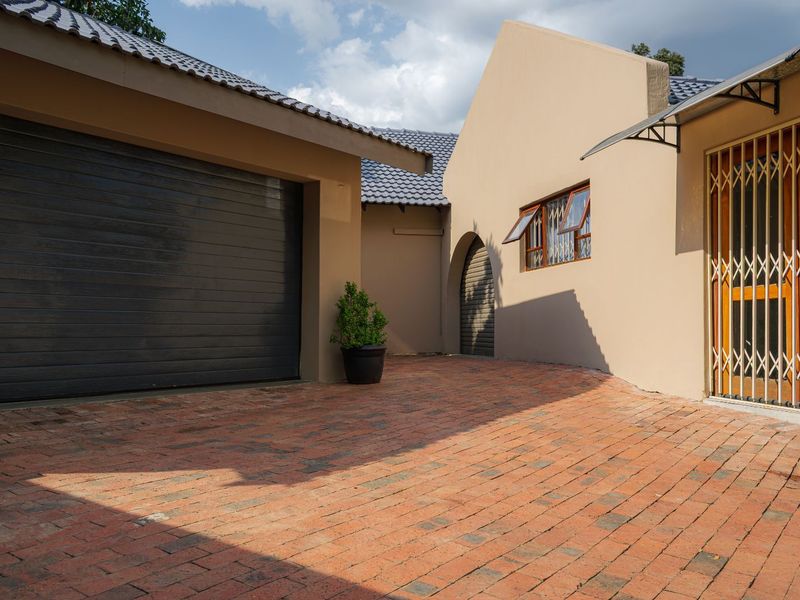 House For Sale in Bromhof - Photo 3