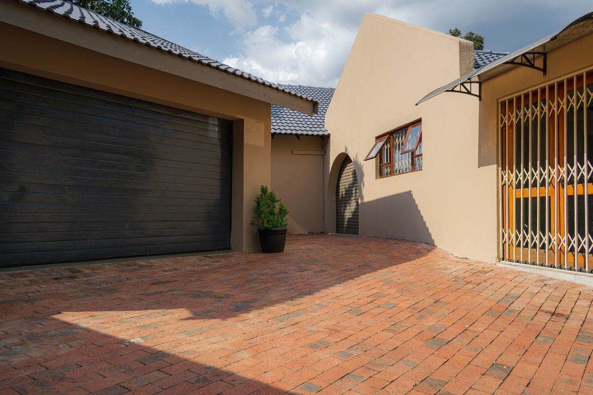 House For Sale in Bromhof - Photo 3