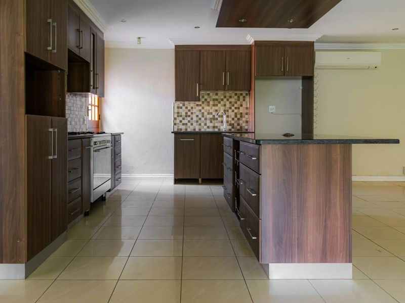 House For Sale in Bromhof - Photo 8