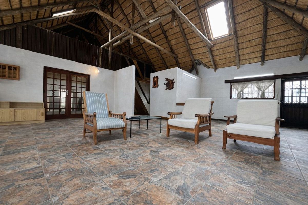 House For Sale in Ermelo Central - Photo 2