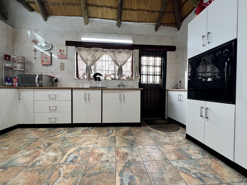 House For Sale in Ermelo Central - Photo 3