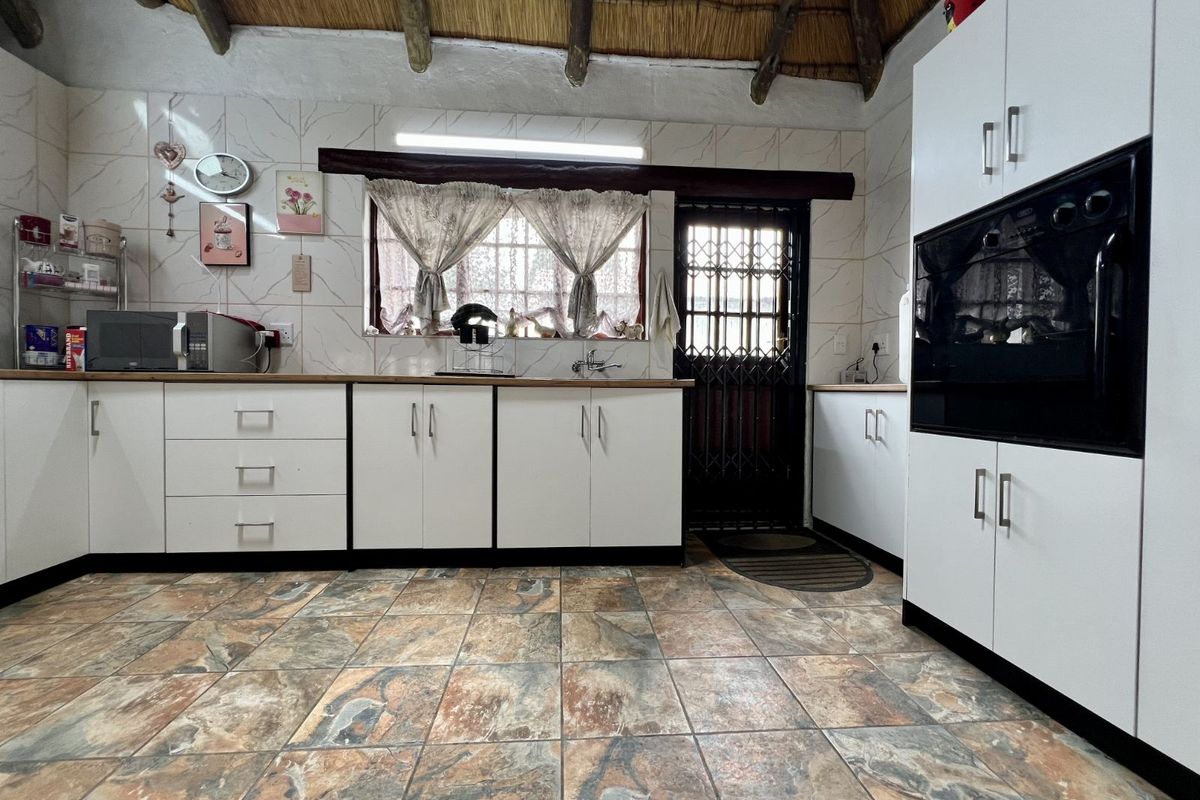 House For Sale in Ermelo Central - Photo 3