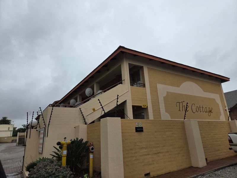 Townhouse For Sale in Polokwane Central - Photo 2