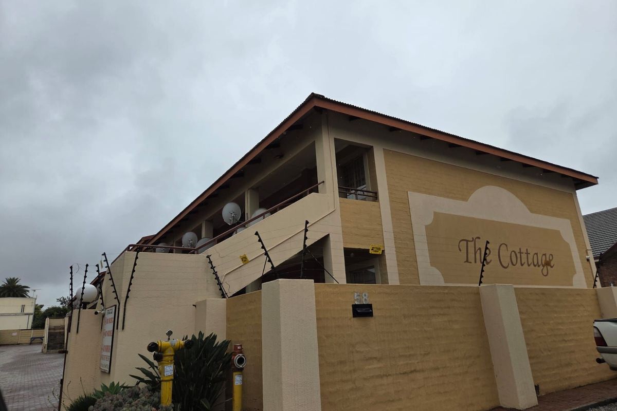 Townhouse For Sale in Polokwane Central - Photo 2