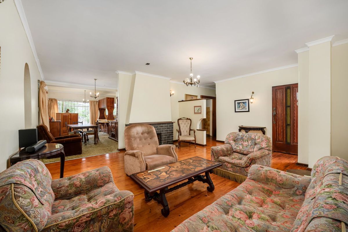 House For Sale in Newton Park - Photo 3