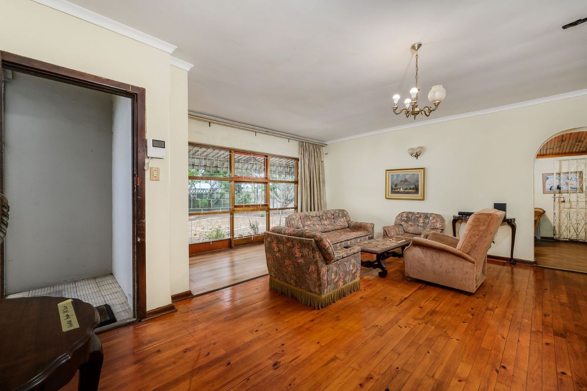 House For Sale in Newton Park - Photo 2