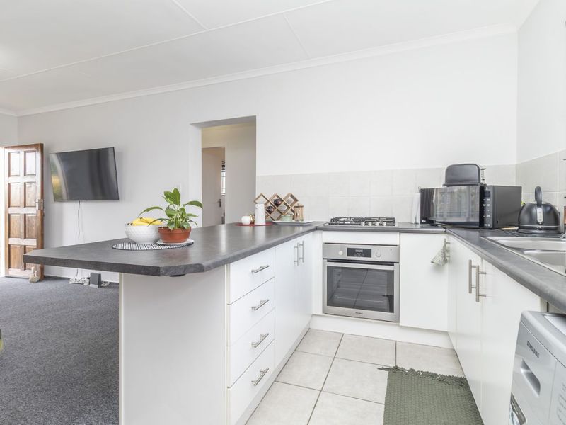 Apartment For Sale in Radiokop - Photo 4