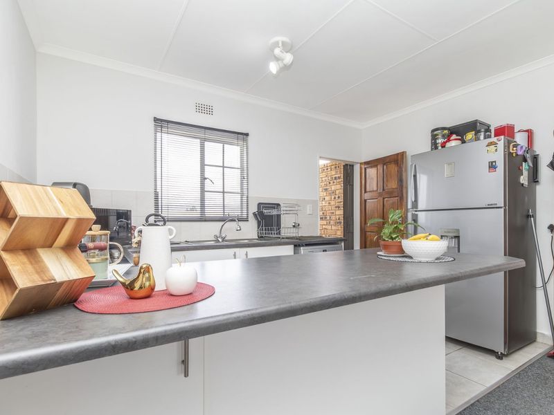 Apartment For Sale in Radiokop - Photo 3