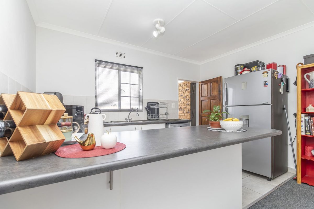 Apartment For Sale in Radiokop - Photo 3