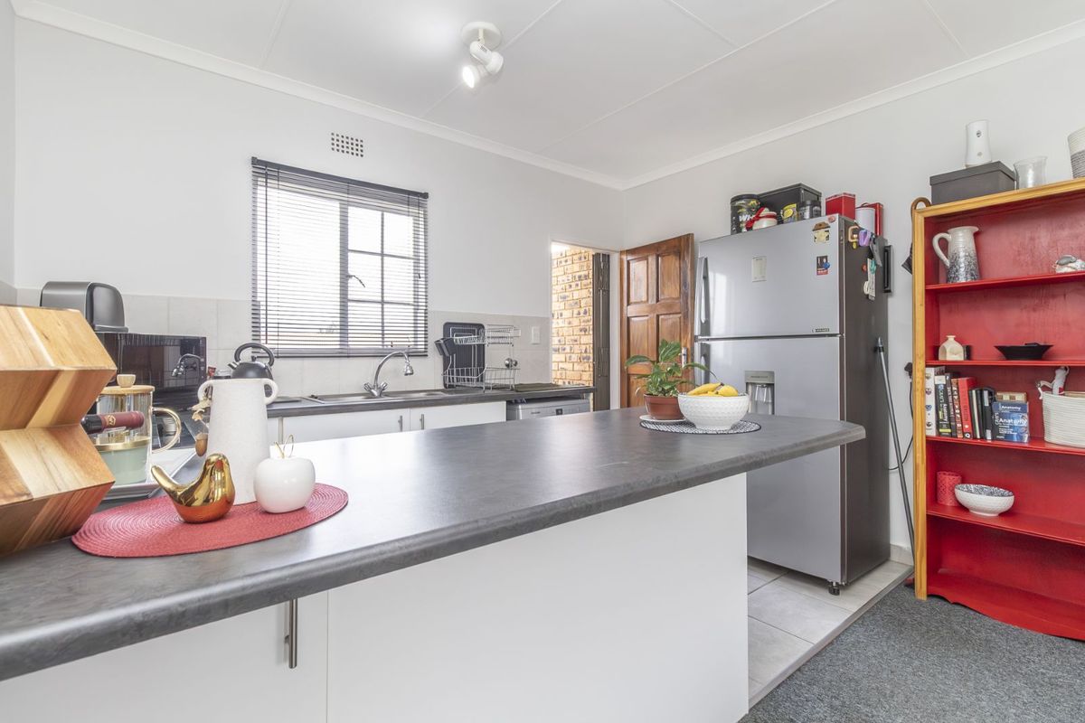 Apartment For Sale in Radiokop - Photo 2