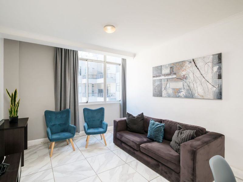 Apartment For Sale in Cape Town City Centre - Photo 2