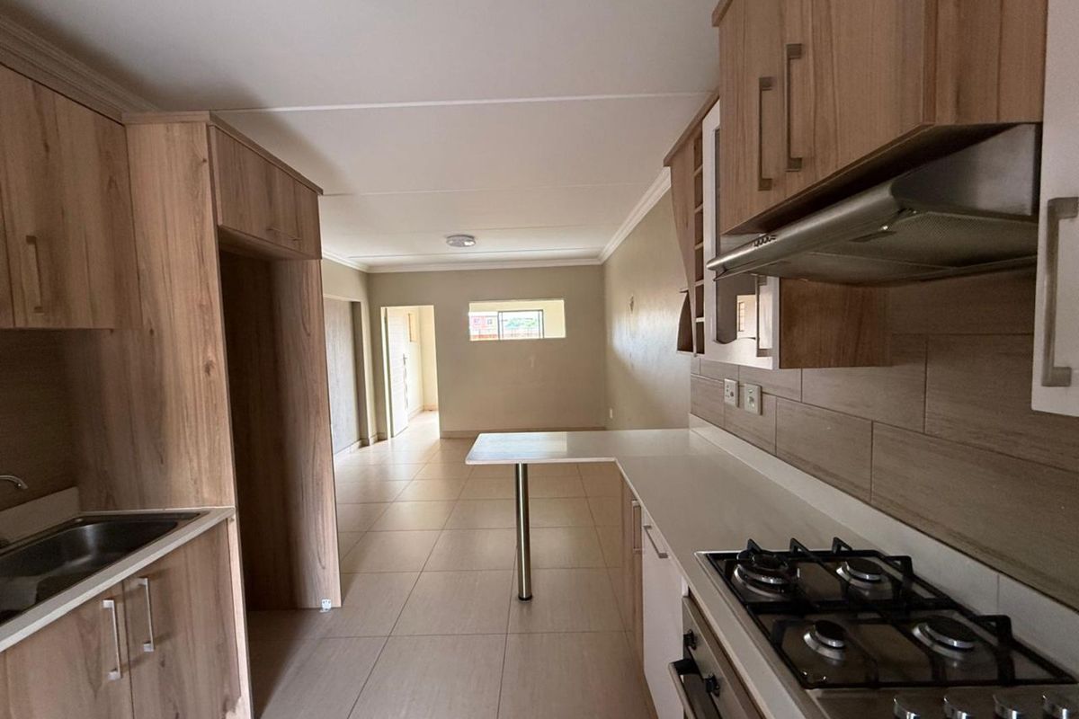 Apartment For Sale in Philip Nel Park - Photo 2