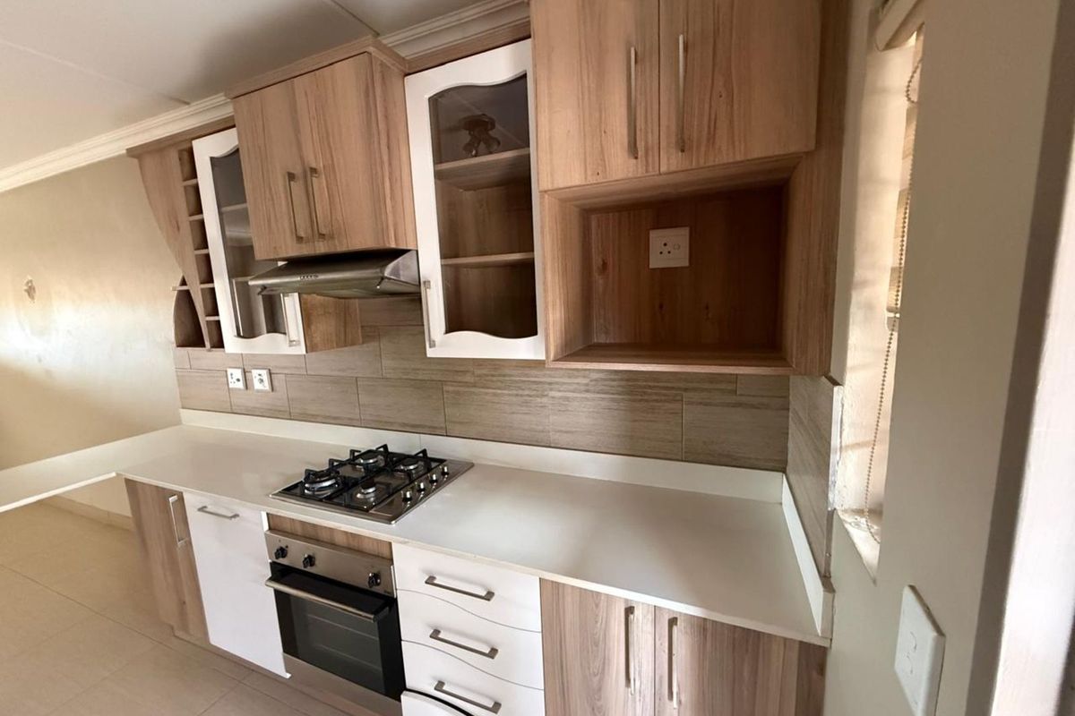 Apartment For Sale in Philip Nel Park - Photo 3