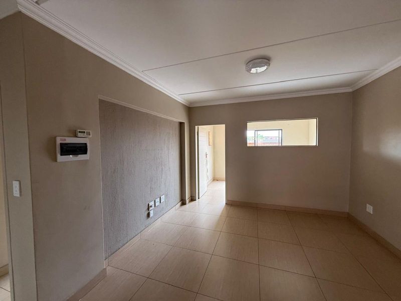 Apartment For Sale in Philip Nel Park - Photo 5