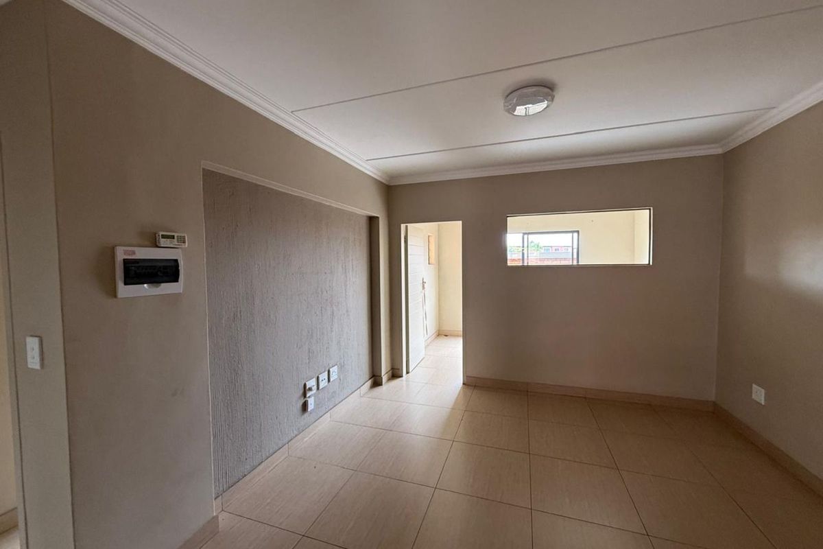 Apartment For Sale in Philip Nel Park - Photo 5