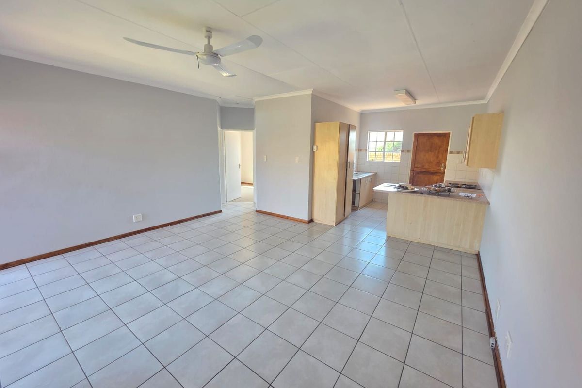 Townhouse For Sale in Minerva Gardens - Photo 3