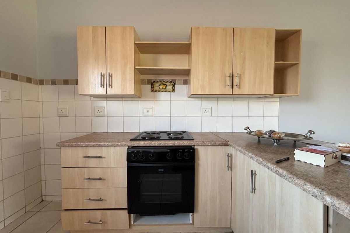 Townhouse For Sale in Minerva Gardens - Photo 5