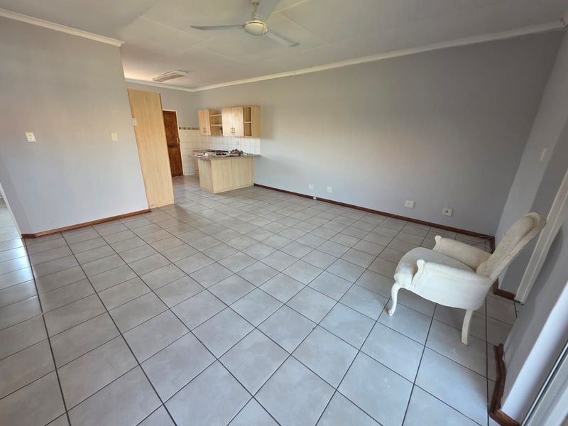 Townhouse For Sale in Minerva Gardens - Photo 2