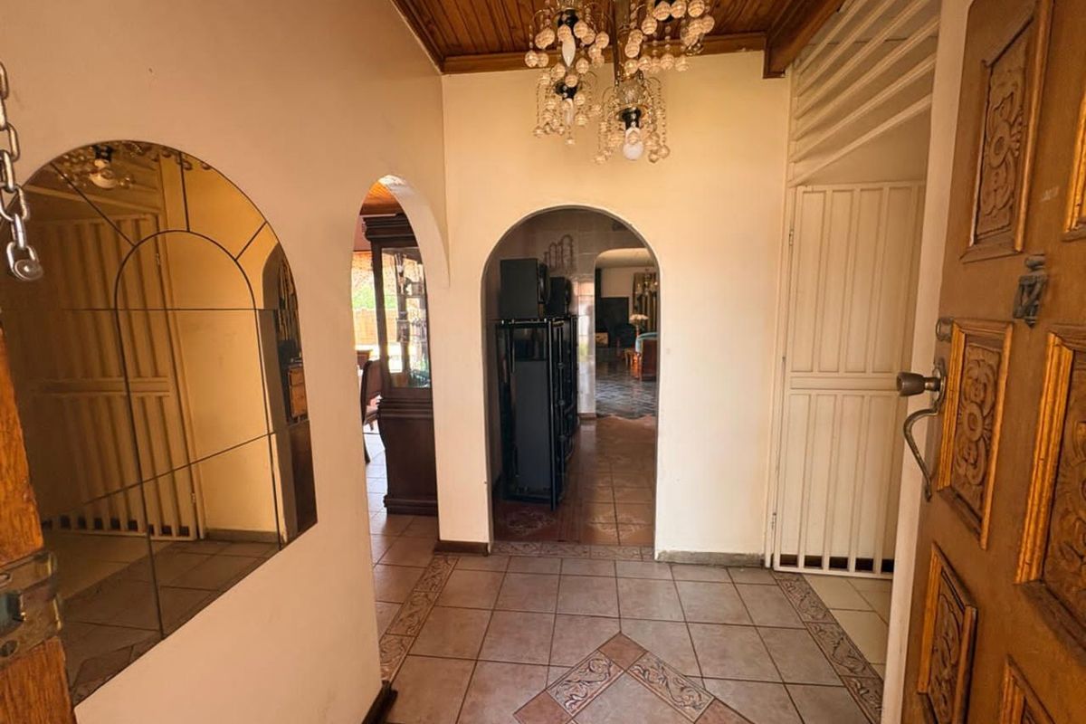 House For Sale in Riviera - Photo 2