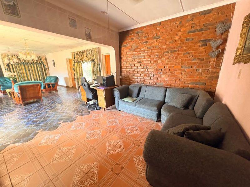 House For Sale in Riviera - Photo 5