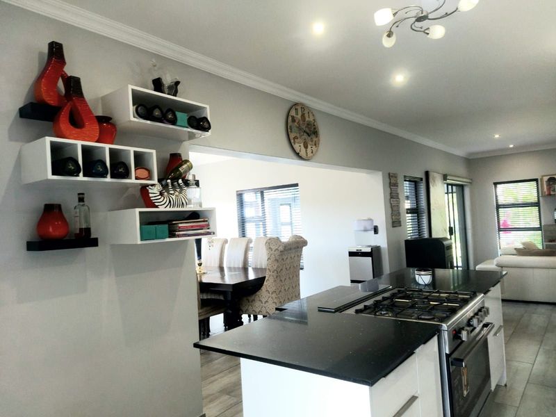 House For Sale in Savannah Country Estate - Photo 6