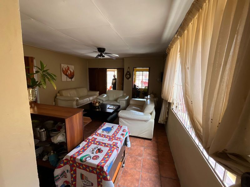 House For Sale in Birch Acres - Photo 8