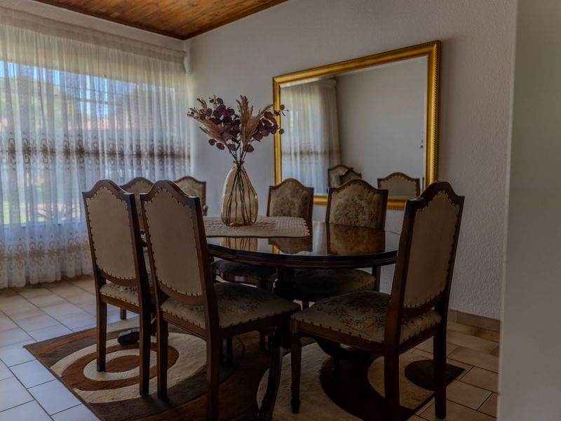 House For Sale in Birchleigh North - Photo 5